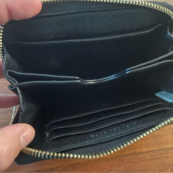Michal Kors Zipper Wallet - Picture 6 of 7
